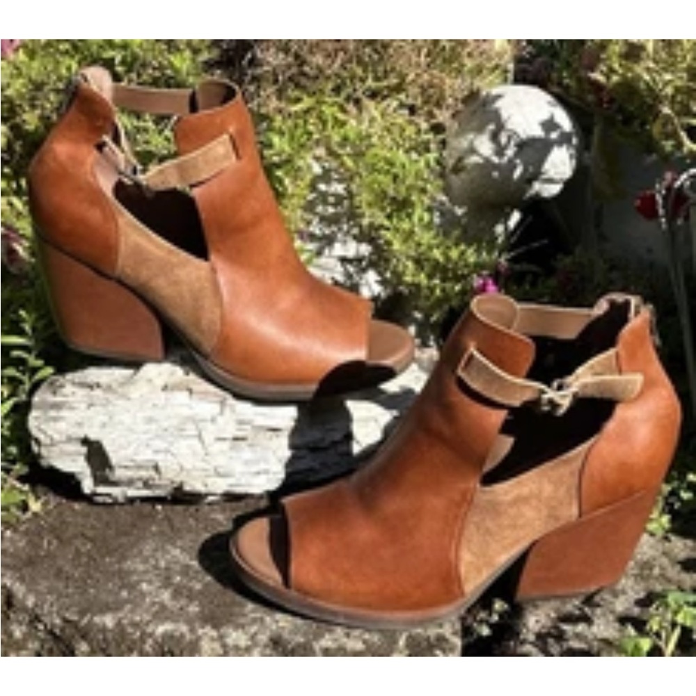 Korks Kork-Ease Stella Size 9.5M Leather Tan Peep Open Toe Booties Ankle Boots